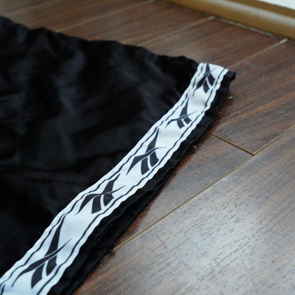 Vintage early 90’ Reebok Wind Shorts Medium USA - Picture 5 of 7